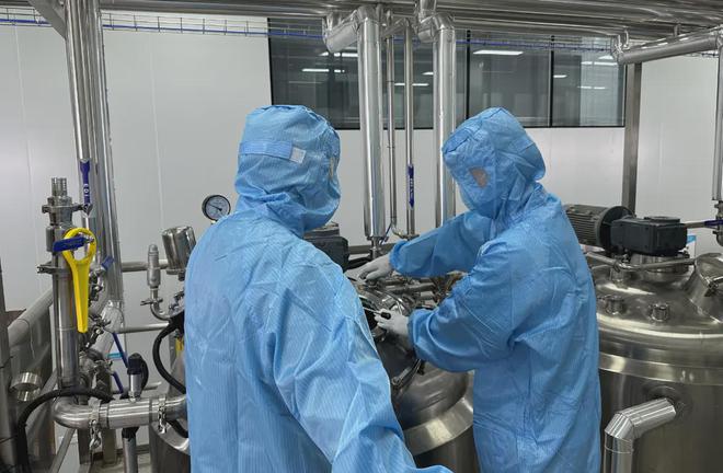 碧蓮生物 以卓越員工管理與技術(shù)培養(yǎng)為核心，構(gòu)筑化妝品生產(chǎn)服務(wù)品質(zhì)新高地